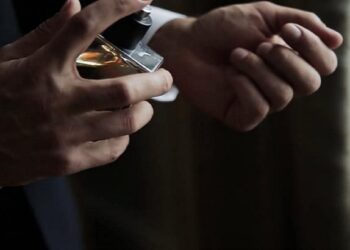 Smell Like A Man: The Guidebook To Male Perfumes